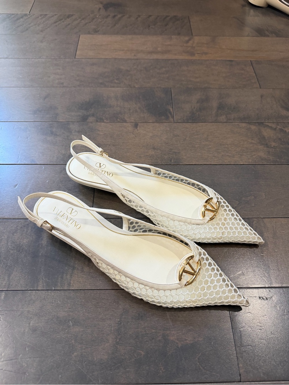 Valentino Garavani Ivory Pointed Mesh Slingback kitten heels size 42